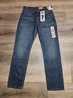NEW Wrangler Men's Jeans Classic Straight  Athletic Fit Dark Blue 31x30 NWT